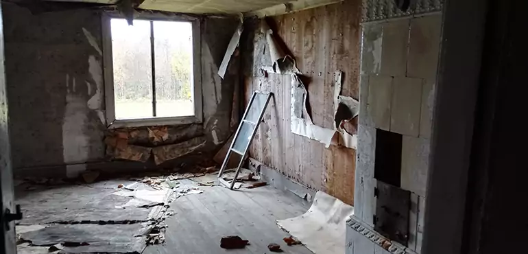 Why Selling a Distressed House Through Traditional Methods Fails in Virginia Beach